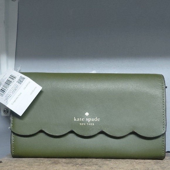 kate spade Handbags - NWT Kate Spade Olive Green Scallop-Edge Smooth Leather Gemma Wallet